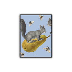 affiche miniature ecureuil sur sa poire bleu